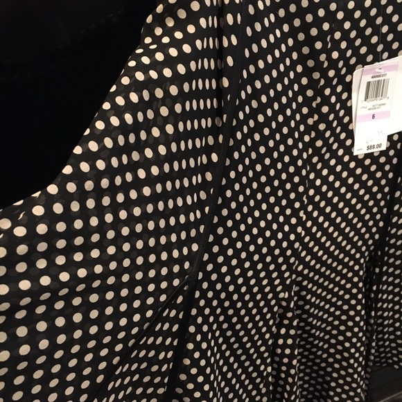 3/$30 NWT skirt. Fun and flirty - Picture 4 of 4